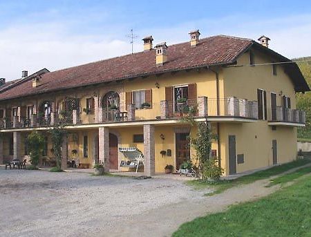 Cascina Rocca - Guest House Castiglione Falletto Exterior foto