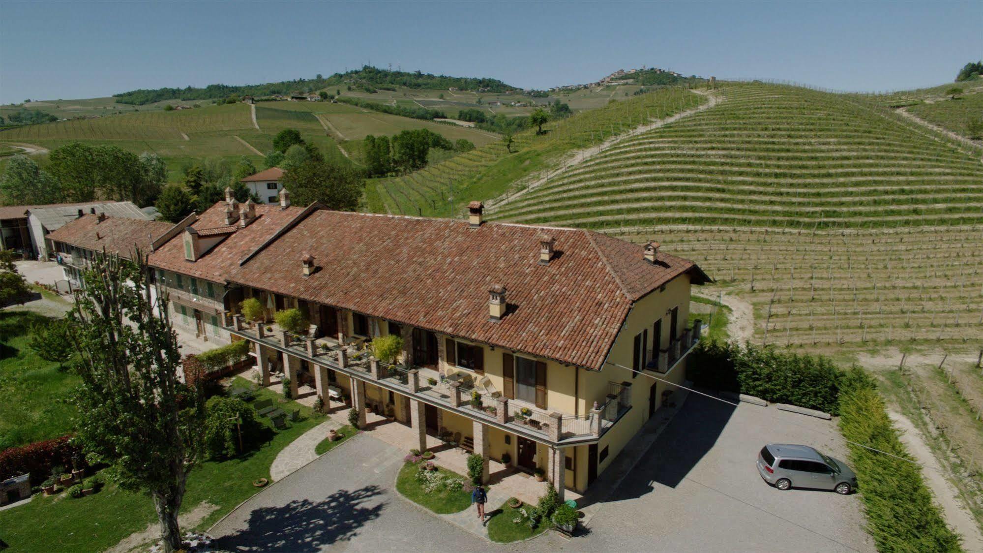 Cascina Rocca - Guest House Castiglione Falletto Exterior foto