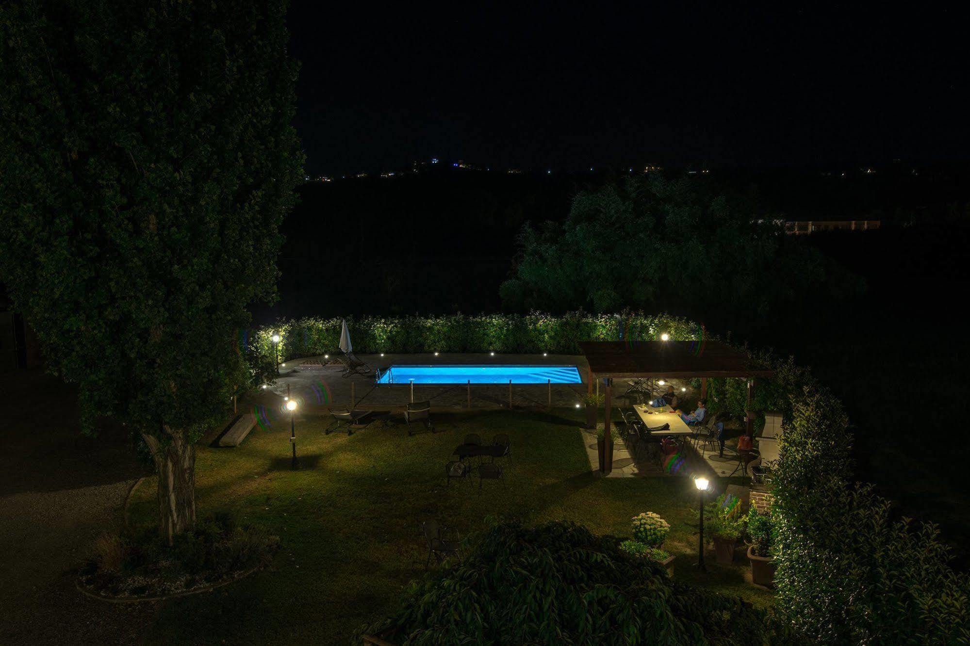 Cascina Rocca - Guest House Castiglione Falletto Exterior foto